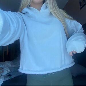 sky blue cropped hoodie
size medium
brand: j.o & co